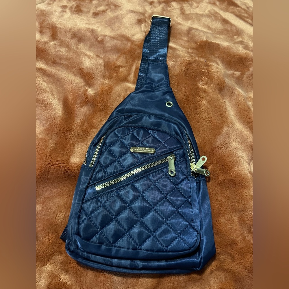 Quilted Sling Bag ✨NWOT✨